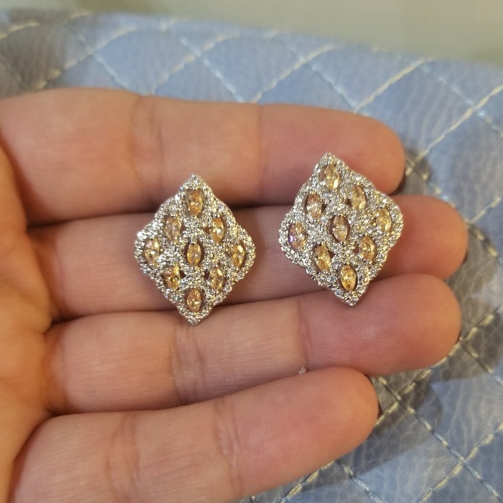 Swarovski Elements Marquise Yellow stone women's Earrings - Picture 5 of 8